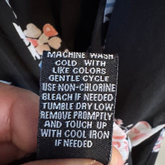 New Torrid Floral Chiffon Skater Dress Black Back Zip Flutter Sleeve Sz 16 - Picture 9 of 10